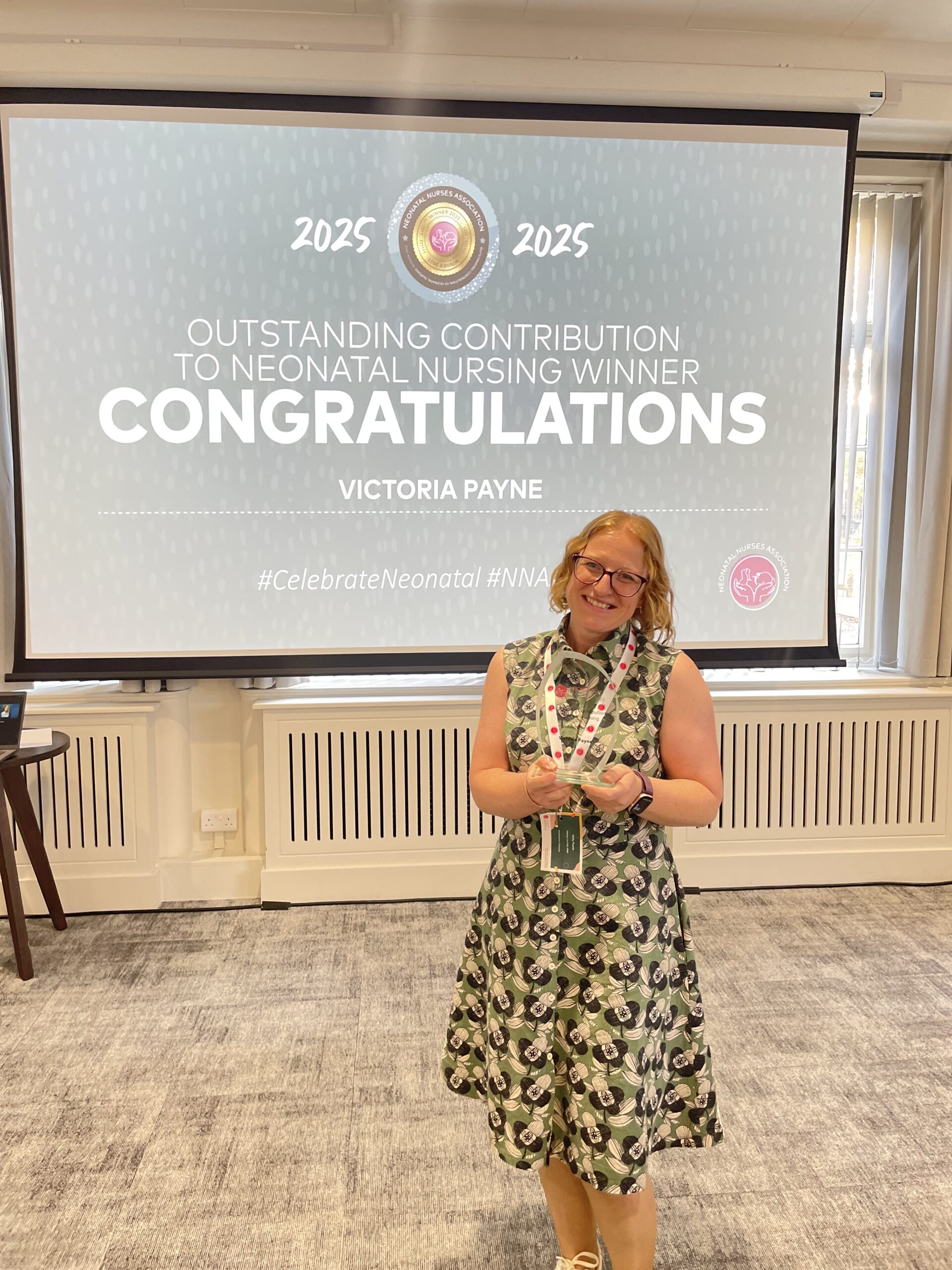 Dr Vicky Payne receives Outstanding Contribution Award from the Neonatal Nursing Association